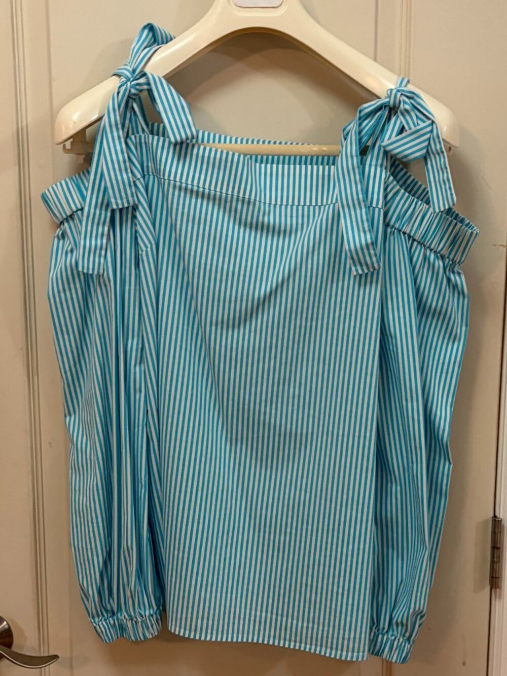 Michael Kors Women's Size XL 100% Cotton L/S Off the Shoulder Top. Teal/White